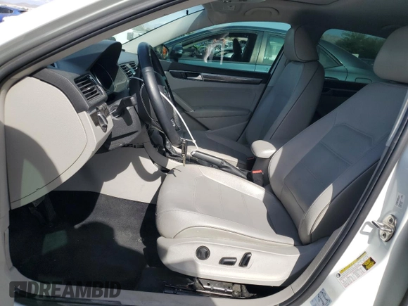 2018 Volkswagen Passat SE с VIN 1VWBA7A3XJC049288, выставлен на аукционе Copart как лот 53351575 с пробегом 94 808 миль миль и Списание • Salvage title. История ставок и продаж доступна на DreamBid. Изображение 7.