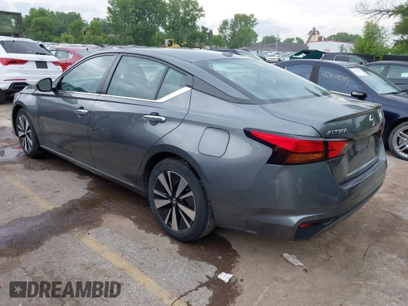 2022 Nissan Altima SV z VIN 1N4BL4DV5NN388453, wystawiony jako IAAI lot #42439418 z przebiegiem 37 066 mil mil oraz . Historia ofert i sprzedaży dostępna na DreamBid. Obrazek 3.