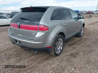 2008 Lincoln MKX with VIN 2LMDU88C98BJ16312, listed as a IAAI auction lot 42182361 with 173,114 mi miles and . Bid and sale history available at carsss.com. Image 4.