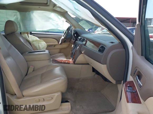 2010 Chevrolet Suburban LTZ with VIN 1GNUKKE34AR189475, listed as a IAAI auction lot 41179252 with 127,132 mi miles. Bid and sale history available at carsss.com. Image 5.