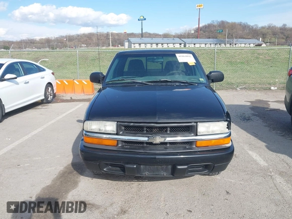 2001 Chevrolet S-10 LS with VIN 1GCCS19W818150784, listed as a IAAI auction lot 41864042 with 103,561 mi miles and . Bid and sale history available at DreamBid. Image 12.