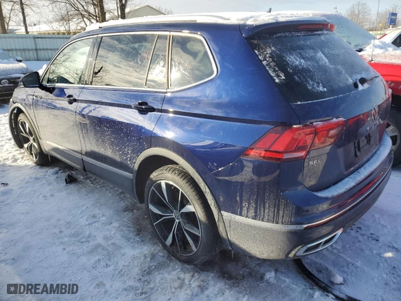 2024 Volkswagen Tiguan SEL R-Line with VIN 3VV4B7AX5RM128438, listed as a Copart auction lot 43714155 with 7,518 mi miles and Salvage Title. Bid and sale history available at carsss.com. Image 2.