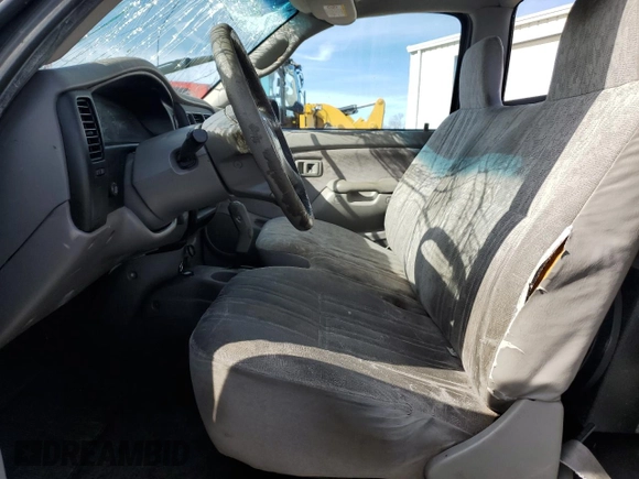 2001 Toyota Tacoma z VIN 5TENL42N81Z750762, wystawiony jako Copart lot #88701015 z przebiegiem 284 557 mil mil oraz Nie do naprawy • Non repairable. Historia ofert i sprzedaży dostępna na DreamBid. Obrazek 7.