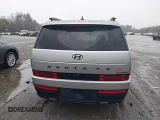 2024 Hyundai Santa Fe Calligraphy z VIN 5NMP5DG19RH009430, wystawiony jako IAAI lot #41195514 z przebiegiem 9 099 mil mil oraz . Historia ofert i sprzedaży dostępna na DreamBid. Obrazek 17.
