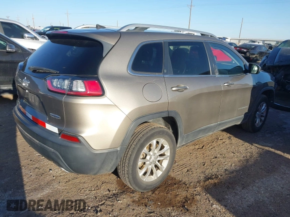 2019 Jeep Cherokee Latitude with VIN 1C4PJMCX7KD127657, listed as a IAAI auction lot 41756436 with 117,483 mi miles. Bid and sale history available at carsss.com. Image 4.