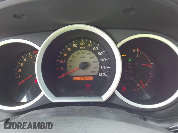 2005 Toyota Tacoma PreRunner z VIN 3TMJU62N15M003398, wystawiony jako IAAI lot #42490056 z przebiegiem 246 125 mil mil oraz . Historia ofert i sprzedaży dostępna na DreamBid. Obrazek 7.
