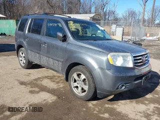 2013 Honda Pilot EX-L with VIN 5FNYF4H59DB026791, listed as a IAAI auction lot 41393791 with 110,935 mi miles. Bid and sale history available at carsss.com. Image 1.