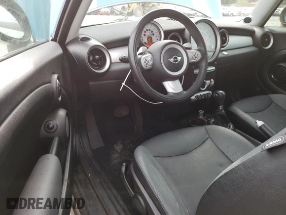 2008 MINI Hardtop with VIN WMWMF33538TT61691, listed as a Copart auction lot 52751995 with 47,790 mi miles and Clean Title. Bid and sale history available at DreamBid. Image 8.