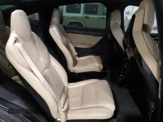 2016 Tesla Model X 70D z VIN 5YJXCBE25GF004035, wystawiony jako Copart lot #43964955 z przebiegiem 127 100 mil mil oraz Szkody całkowita. Historia ofert i sprzedaży dostępna na DreamBid. Obrazek 11.