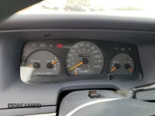 1997 Mercury Grand Marquis GS z VIN 2MELM74W2VX642879, wystawiony jako Copart lot #51464035 z przebiegiem 117 860 mil mil oraz Szkoda całkowita • Salvage title. Historia ofert i sprzedaży dostępna na DreamBid. Obrazek 9.