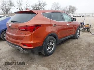 2017 Hyundai Santa Fe 2.4L z VIN 5XYZT3LB3HG498472, wystawiony jako IAAI lot #41483416 z przebiegiem 91 894 mil mil oraz . Historia ofert i sprzedaży dostępna na DreamBid. Obrazek 4.