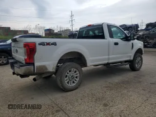 2019 Ford Super Duty F-250 SRW XL with VIN 1FTBF2B64KEE19737, listed as a Copart auction lot 52039295 with 41,974 mi miles and Salvage Title. Bid and sale history available at carsss.com. Image 3.