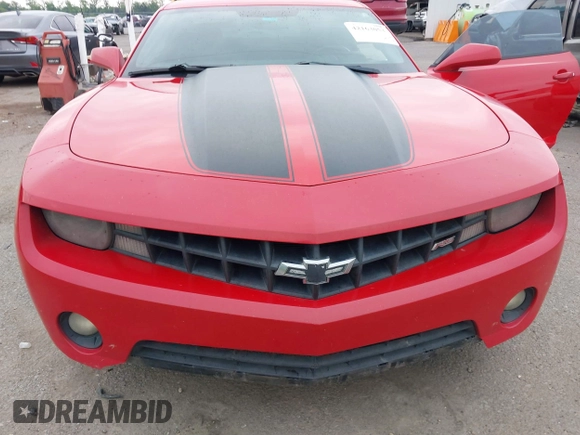 2013 Chevrolet Camaro LT z VIN 2G1FB1E37D9191210, wystawiony jako IAAI lot #42163053 z przebiegiem 316 976 mil mil oraz . Historia ofert i sprzedaży dostępna na DreamBid. Obrazek 6.