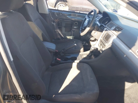 2017 Volkswagen Passat S z VIN 1VWAT7A39HC071640, wystawiony jako IAAI lot #41686081 z przebiegiem 136 638 mil mil oraz . Historia ofert i sprzedaży dostępna na DreamBid. Obrazek 5.