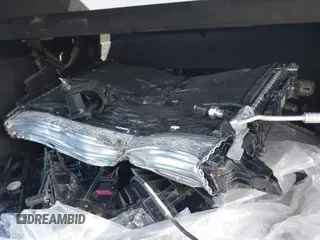 2024 Lamborghini Urus Performante z VIN ZPBUC3ZL3RLA30847, wystawiony jako IAAI lot #40935032 z przebiegiem Nie podano mil oraz . Historia ofert i sprzedaży dostępna na DreamBid. Obrazek 19.