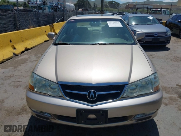 2002 Acura TL with VIN 19UUA56682A035052, listed as a IAAI auction lot 42125800 with 173,037 mi miles. Bid and sale history available at carsss.com. Image 6.