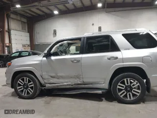 2018 Toyota 4Runner SR5 with VIN JTEBU5JR7J5551601, listed as a IAAI auction lot 41900697 with 68,057 mi miles. Bid and sale history available at carsss.com. Image 6.