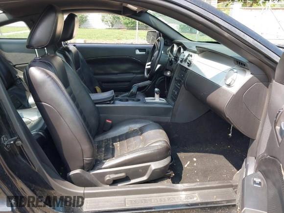 2007 Ford Mustang GT Deluxe with VIN 1ZVFT82H275230619, listed as a IAAI auction lot 42478109 with 129,201 mi miles and . Bid and sale history available at DreamBid. Image 5.