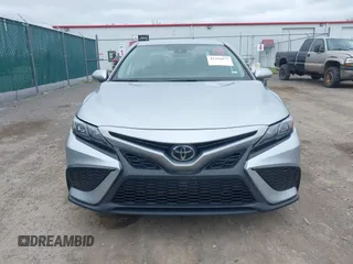 2023 Toyota Camry SE z VIN 4T1G11AK0PU766665, wystawiony jako IAAI lot #42202075 z przebiegiem 59 320 mil mil oraz . Historia ofert i sprzedaży dostępna na DreamBid. Obrazek 12.