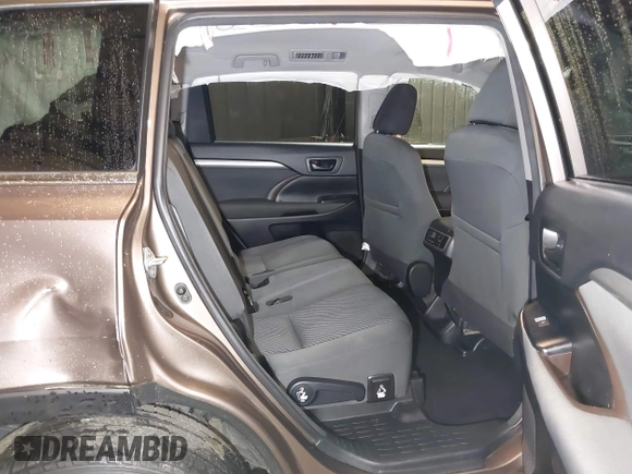 2018 Toyota Highlander LE with VIN 5TDBZRFHXJS879909, listed as a IAAI auction lot 42400961 with 35,721 mi miles and . Bid and sale history available at DreamBid. Image 8.