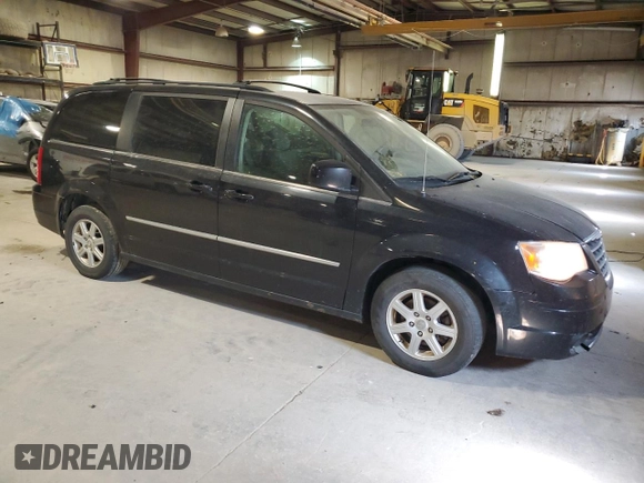 2010 Chrysler Town & Country Touring z VIN 2A4RR5D17AR431823, wystawiony jako Copart lot #60486005 z przebiegiem 200 459 mil mil oraz Czysty tytuł • Clean title. Historia ofert i sprzedaży dostępna na DreamBid. Obrazek 4.