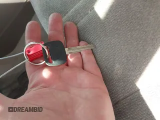 2000 Toyota Camry CE z VIN 4T1BG22K6YU682705, wystawiony jako IAAI lot #42080842 z przebiegiem 376 532 mil mil oraz . Historia ofert i sprzedaży dostępna na DreamBid. Obrazek 11.