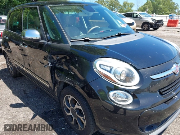 2014 FIAT 500L Lounge with VIN ZFBCFACH3EZ009820, listed as a IAAI auction lot 42294242 with 84,557 mi miles and . Bid and sale history available at DreamBid. Image 6.