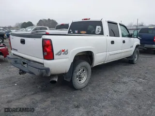 2006 Chevrolet Silverado 2500HD LT1 with VIN 1GCHK23D16F156660, listed as a IAAI auction lot 41497692 with 287,502 mi miles. Bid and sale history available at carsss.com. Image 4.