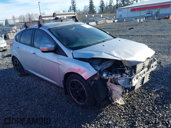 2014 Ford Focus SE z VIN 1FADP3K24EL399942, wystawiony jako IAAI lot #41697216 z przebiegiem 112 393 mil mil oraz . Historia ofert i sprzedaży dostępna na DreamBid. Obrazek 1.