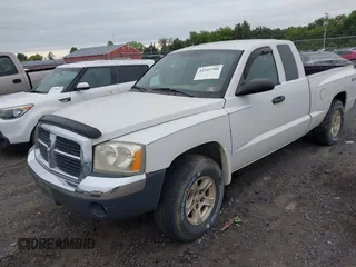 2005 Dodge Dakota SLT z VIN 1D7HW42N25S220436, wystawiony jako IAAI lot #42345700 z przebiegiem 119 010 mil mil oraz . Historia ofert i sprzedaży dostępna na DreamBid. Obrazek 2.