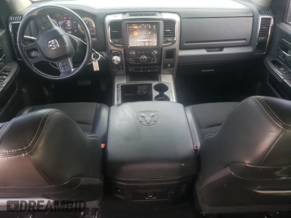 2014 Ram 1500 Sport z VIN 1C6RR7MTXES136911, wystawiony jako Copart lot #62256965 z przebiegiem 303 522 mil mil oraz Czysty tytuł • Clean title. Historia ofert i sprzedaży dostępna na DreamBid. Obrazek 8.