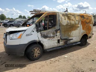2019 Ford Transit z VIN 1FTYR1YM8KKA55759, wystawiony jako Copart lot #68302354 z przebiegiem Nie podano mil oraz Szkoda całkowita • Salvage title. Historia ofert i sprzedaży dostępna na DreamBid. Obrazek 1.
