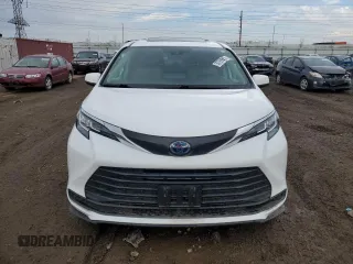 2021 Toyota Sienna LE z VIN 5TDBSKFC4MS022005, wystawiony jako Copart lot #50769965 z przebiegiem 108 694 mil mil oraz Szkoda całkowita • Salvage title. Historia ofert i sprzedaży dostępna na DreamBid. Obrazek 5.