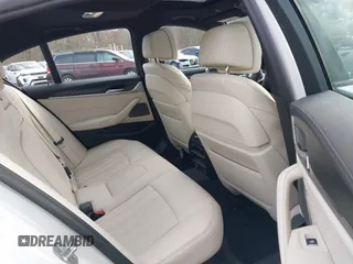 2021 BMW 5 Series M550i xDrive z VIN WBA13BK09MCF05866, wystawiony jako IAAI lot #41574859 z przebiegiem 37 822 mil mil oraz . Historia ofert i sprzedaży dostępna na DreamBid. Obrazek 8.