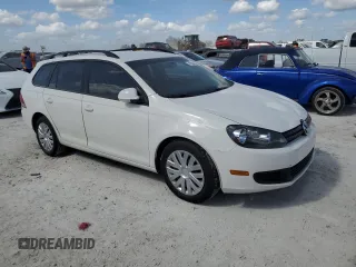 2014 Volkswagen Jetta SportWagen S with VIN 3VWPP7AJ3EM602242, listed as a Copart auction lot 75044534 with 61,559 mi miles and Non Repairable. Bid and sale history available at carsss.com. Image 4.