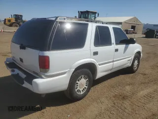 2000 GMC Jimmy Diamond Edition Luxury with VIN 1GKDT13W3Y2404784, listed as a Copart auction lot 52510425 with 70,019 mi miles and Clean Title. Bid and sale history available at carsss.com. Image 3.