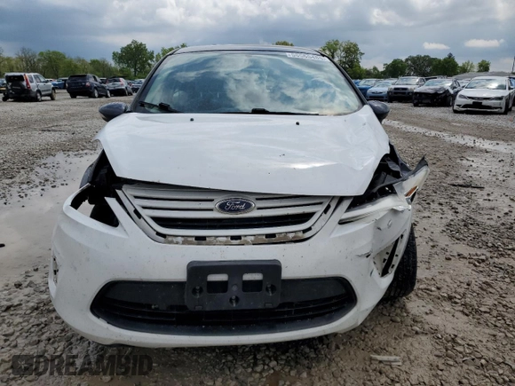 2013 Ford Fiesta SE z VIN 3FADP4EJ8DM146676, wystawiony jako Copart lot #55565485 z przebiegiem 168 801 mil mil oraz Szkoda całkowita • Salvage title. Historia ofert i sprzedaży dostępna na DreamBid. Obrazek 5.