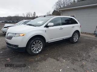 2011 Lincoln MKX with VIN 2LMDJ8JK0BBJ08813, listed as a IAAI auction lot 40978551 with 184,382 mi miles. Bid and sale history available at carsss.com. Image 20.