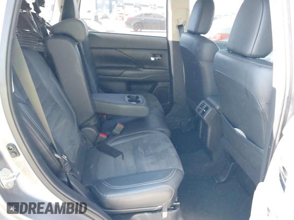 2020 Mitsubishi Outlander SE z VIN JA4AD3A33LZ025410, wystawiony jako IAAI lot #41805342 z przebiegiem 41 154 mil mil oraz . Historia ofert i sprzedaży dostępna na DreamBid. Obrazek 8.