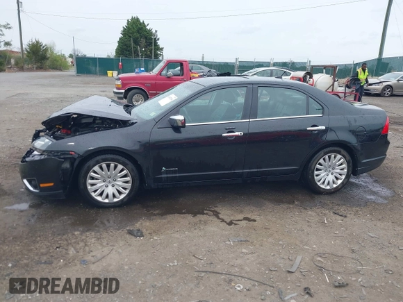2010 Ford Fusion Hybrid with VIN 3FADP0L38AR263525, listed as a IAAI auction lot 41952084 with 112,681 mi miles. Bid and sale history available at carsss.com. Image 14.