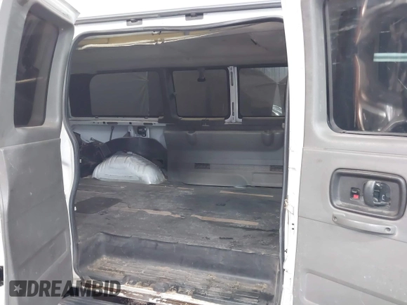 2012 Chevrolet Express Passenger LS z VIN 1GAWGPFGXC1114016, wystawiony jako IAAI lot #41514481 z przebiegiem 294 040 mil mil oraz . Historia ofert i sprzedaży dostępna na DreamBid. Obrazek 8.