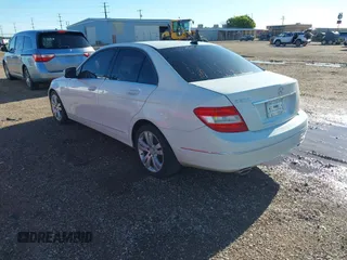 2008 Mercedes-Benz C 300 Sport z VIN WDDGF54X78R036928, wystawiony jako IAAI lot #42368096 z przebiegiem 180 212 mil mil oraz . Historia ofert i sprzedaży dostępna na DreamBid. Obrazek 3.