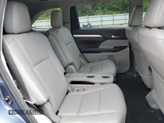 2018 Toyota Highlander SE with VIN 5TDJZRFH9JS858688, listed as a Copart auction lot 55343275 with 103,287 mi miles and Salvage title. Bid and sale history available at DreamBid. Image 11.