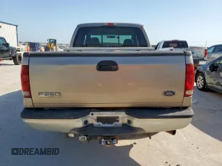 2005 Ford F-250 XL z VIN 1FTSW20535EC02484, wystawiony jako Copart lot #52464845 z przebiegiem Nie podano mil oraz Tytuł czysty. Historia ofert i sprzedaży dostępna na DreamBid. Obrazek 6.