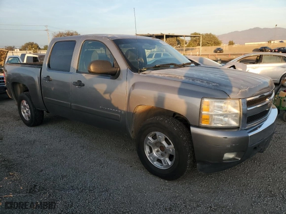 2007 Chevrolet Silverado 1500 LT w/1LT with VIN 2GCEC13C771574330, listed as a Copart auction lot 86451334 with 253,639 mi miles and Clean Title. Bid and sale history available at carsss.com. Image 4.