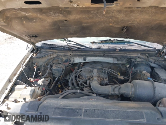 2002 Ford F-150 XL with VIN 1FTRX172X2NB30342, listed as a IAAI auction lot 42015209 with 1 mi miles. Bid and sale history available at carsss.com. Image 10.