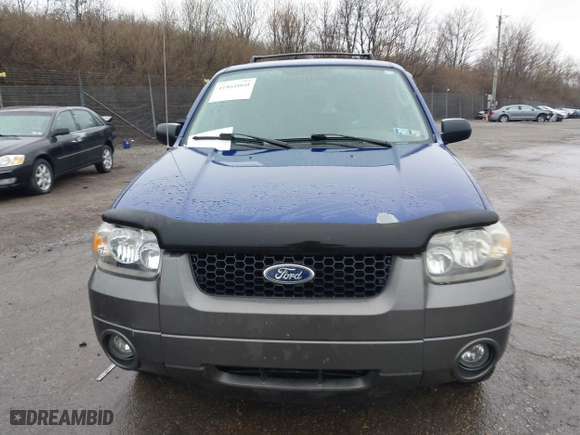 2005 Ford Escape XLT with VIN 1FMYU931X5KA28279, listed as a IAAI auction lot 41861060 with 173,999 mi miles. Bid and sale history available at carsss.com. Image 6.