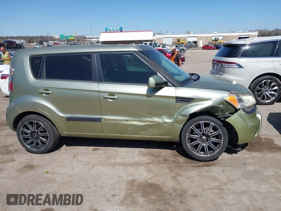 2011 Kia Soul + with VIN KNDJT2A22B7330062, listed as a IAAI auction lot 41772382 with 170,000 mi miles. Bid and sale history available at carsss.com. Image 13.