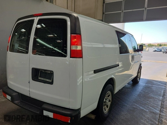 2012 Chevrolet Express Cargo z VIN 1GCSGAFX9C1137368, wystawiony jako IAAI lot #42619588 z przebiegiem 226 230 mil mil oraz . Historia ofert i sprzedaży dostępna na DreamBid. Obrazek 59.