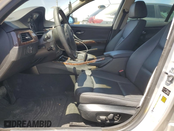 2007 BMW 3 Series 328i с VIN WBAVA33577KX73832, выставлен на аукционе Copart как лот 57435645 с пробегом 100 990 миль миль и Списание • Salvage title. История ставок и продаж доступна на DreamBid. Изображение 7.